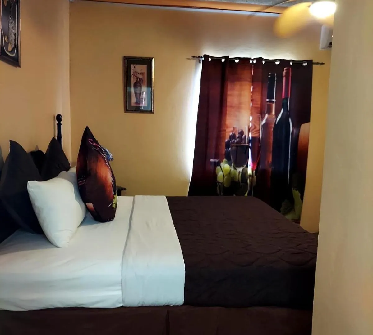 Cas Bed And Breakfast Corral Spring Jamaica